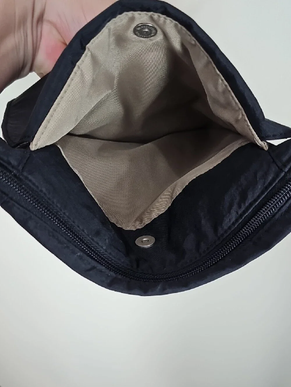 Baggallini Nylon Flap Crossbody Shoulder Bag Purse Travel Organizer Everyday